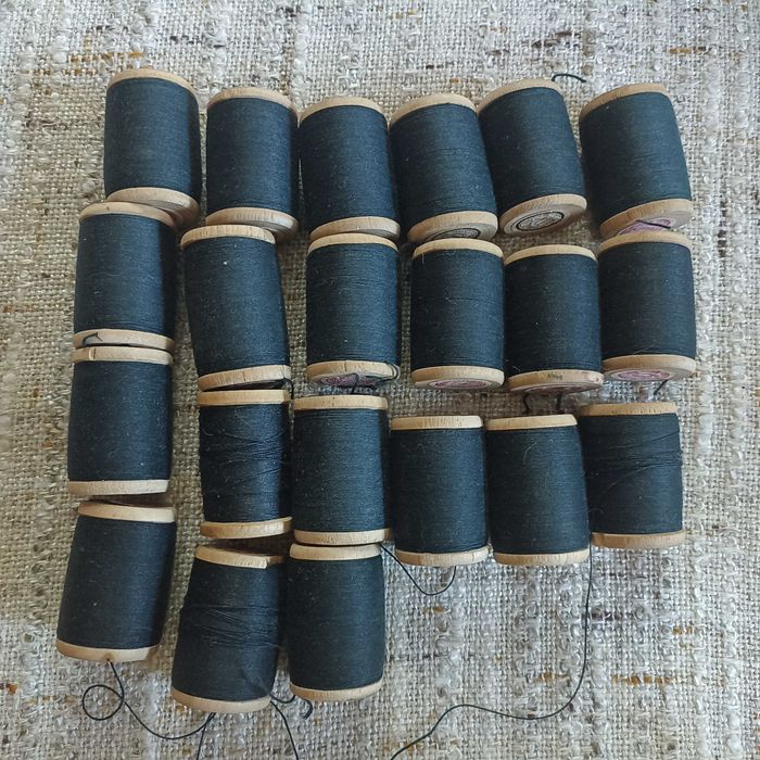 Нитка для шиття чорний 10 200 метрів раритет
