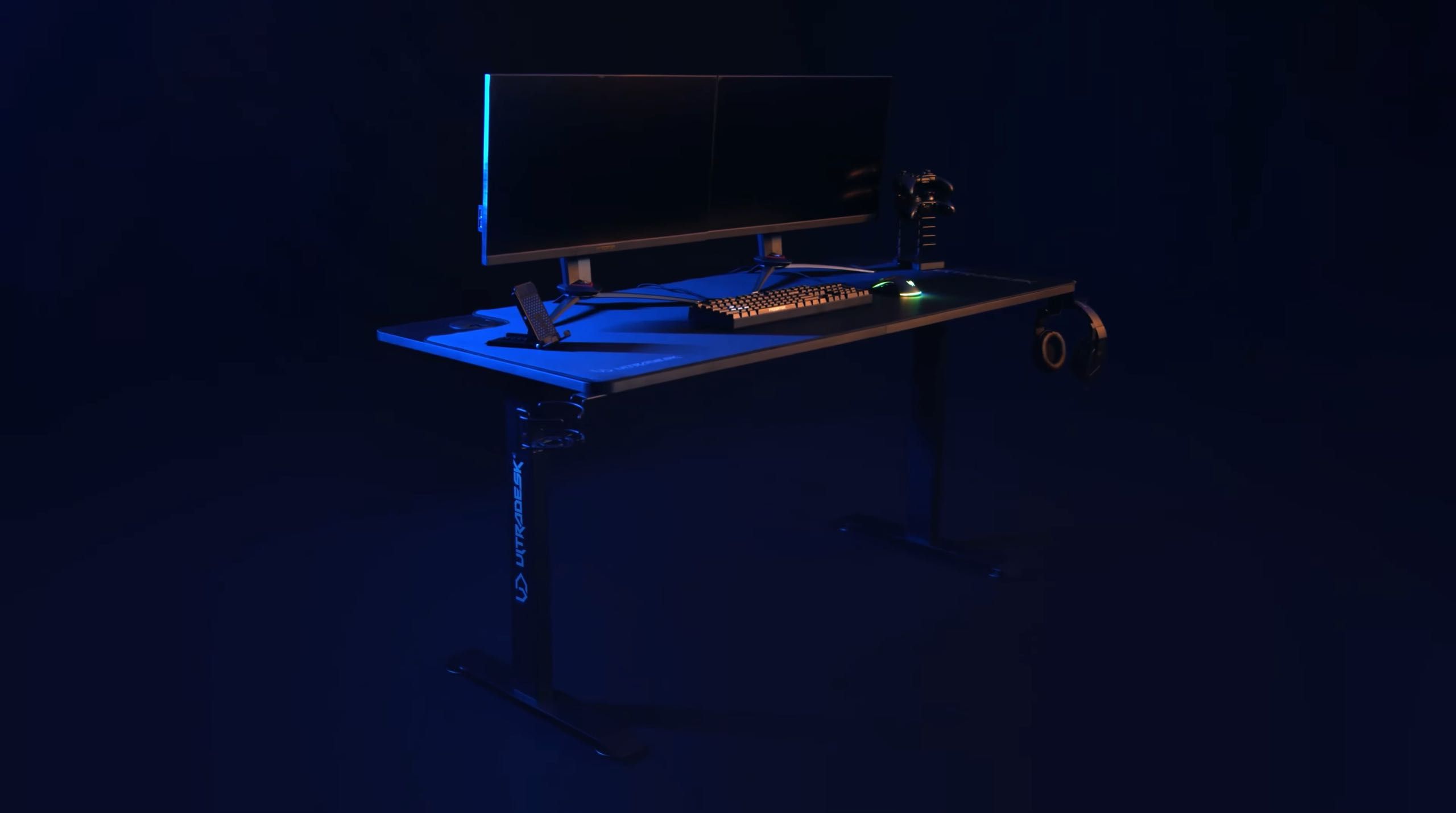 Геймерський ігровий стіл Ultradesk MOMENTUM Компьютерный стол игровой