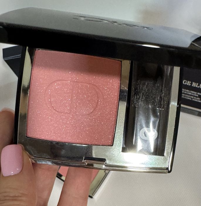 Рум’яна Dior Rouge 212 TUTU Holografic
