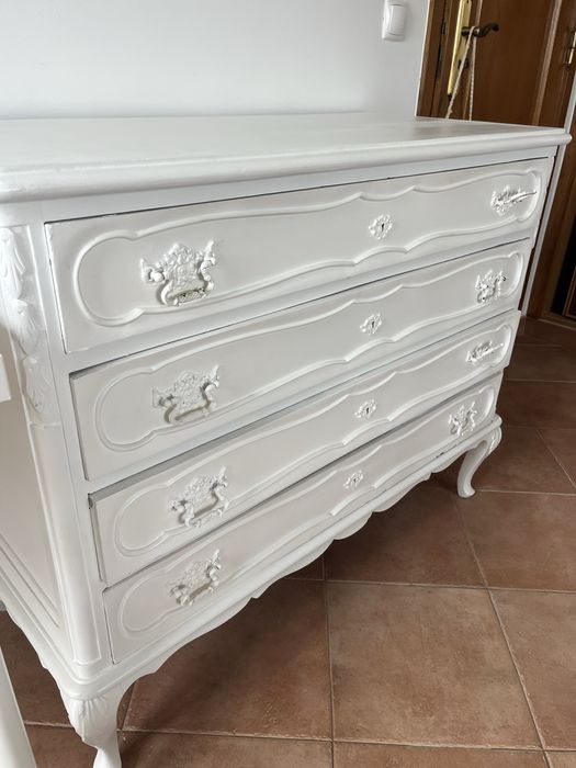 Comoda queen anne branca