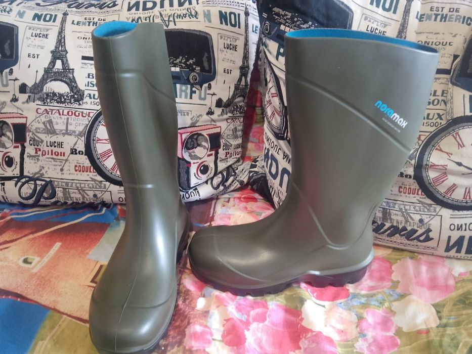Гумові чоботи нові