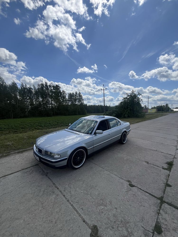 BMW E38 728i 1996r.