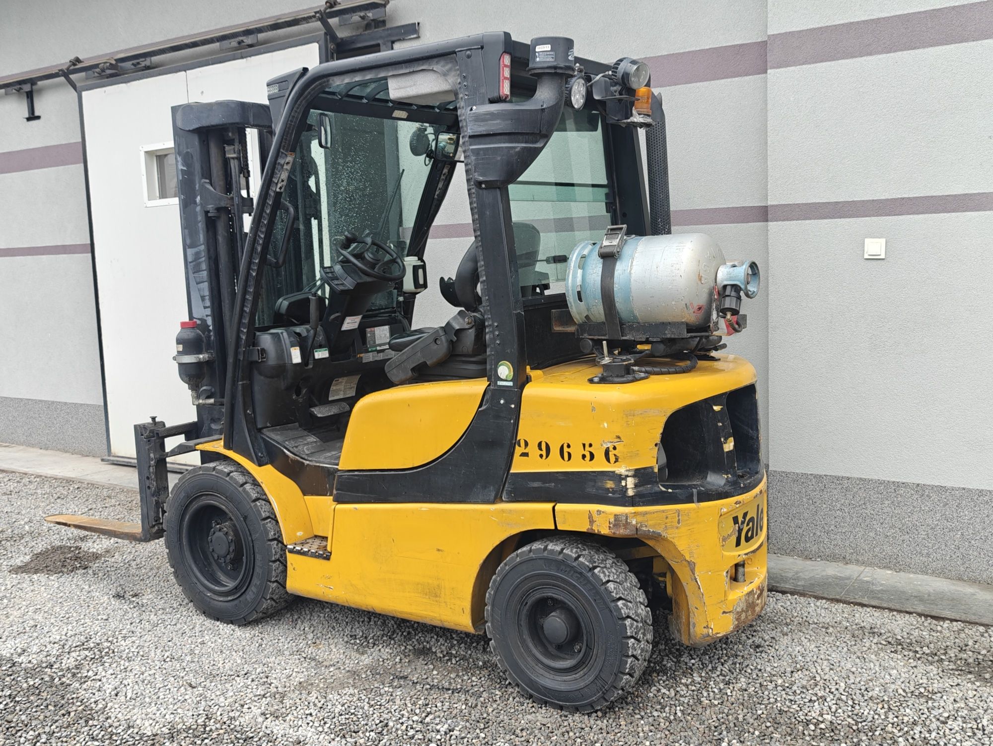 Wózek Yale GLP25VX 2.5T Lpg 2015r Triplex 4.9m  Sprowadzony