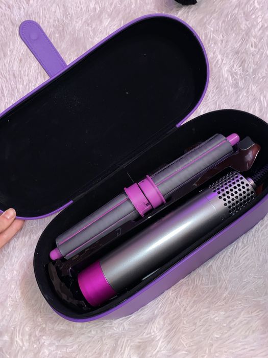 Фен для волосся з насадками