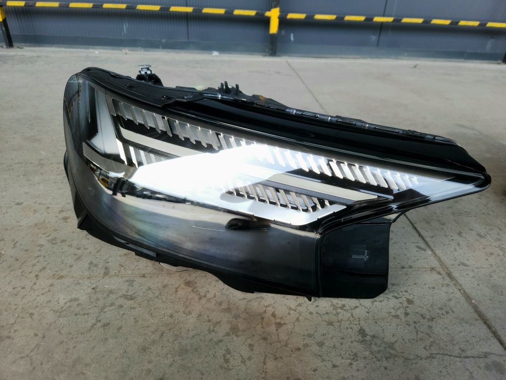 Оригінальні фари Audi Q4 e-tron Matrix LED 

Matrix LED