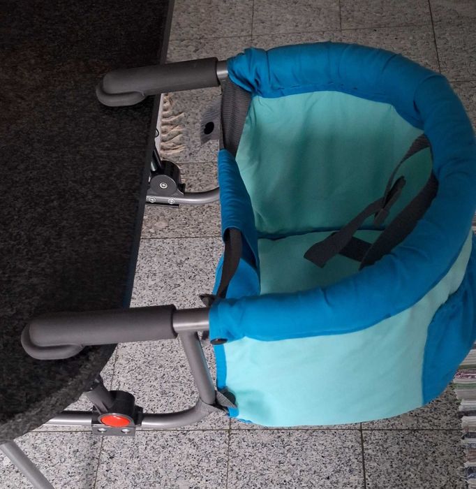 Cadeira de mesa em suspensão para bebé