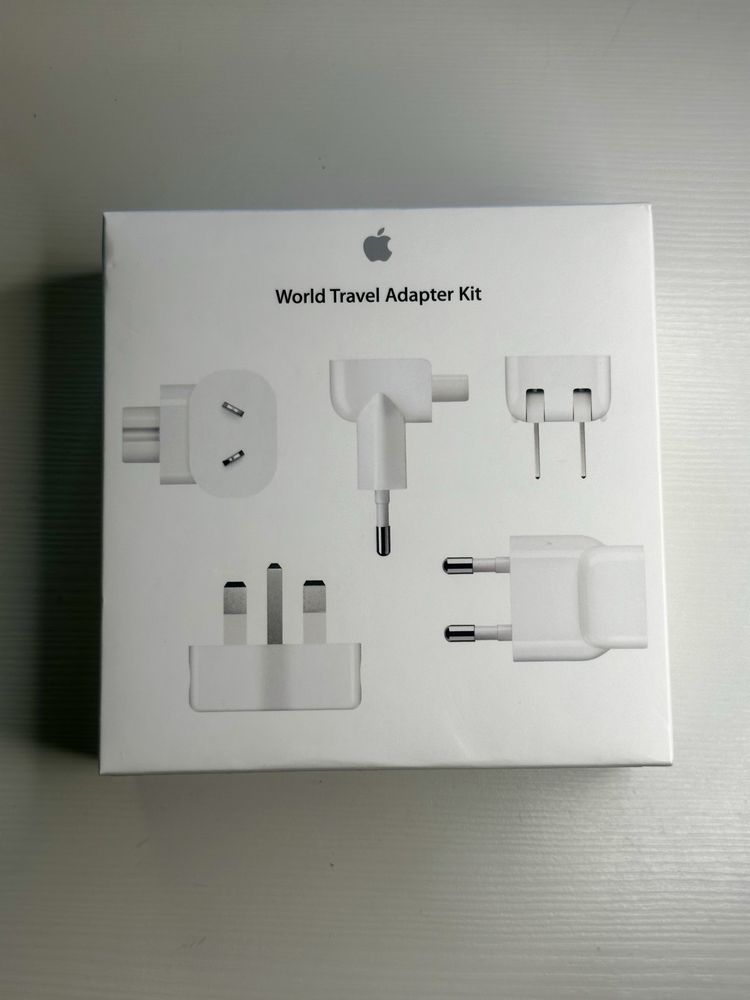 Комплект адаптерів Apple World Travel Adapter Kit