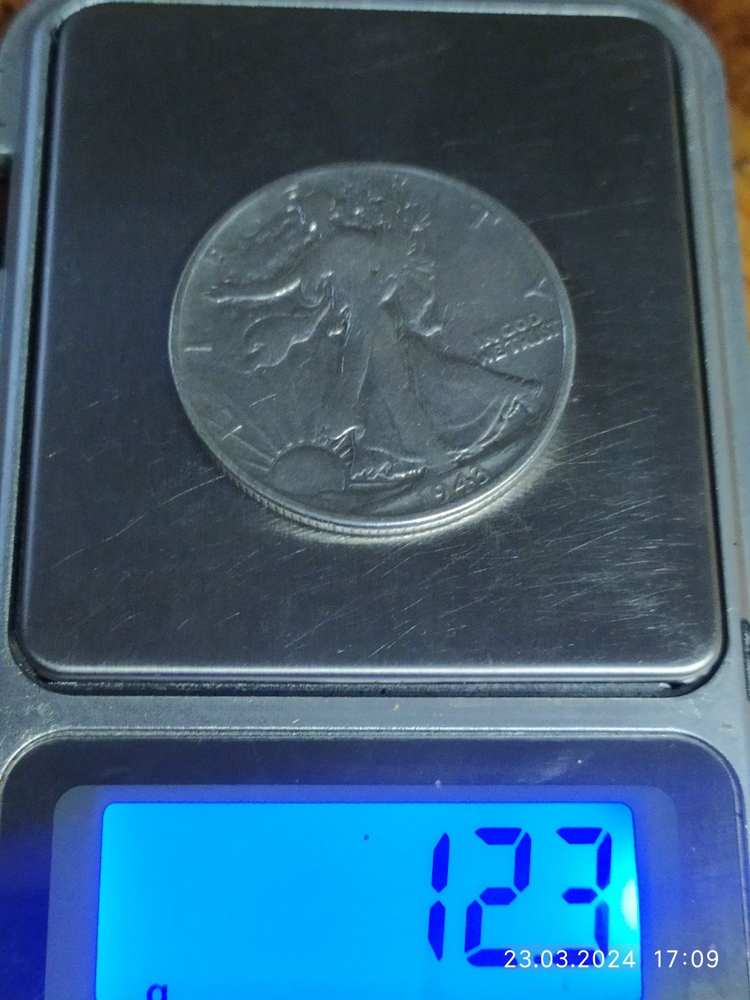 Срібний 1/2 долара США 1943 Крокуючи свобода .Серебро 900 Півдолара !