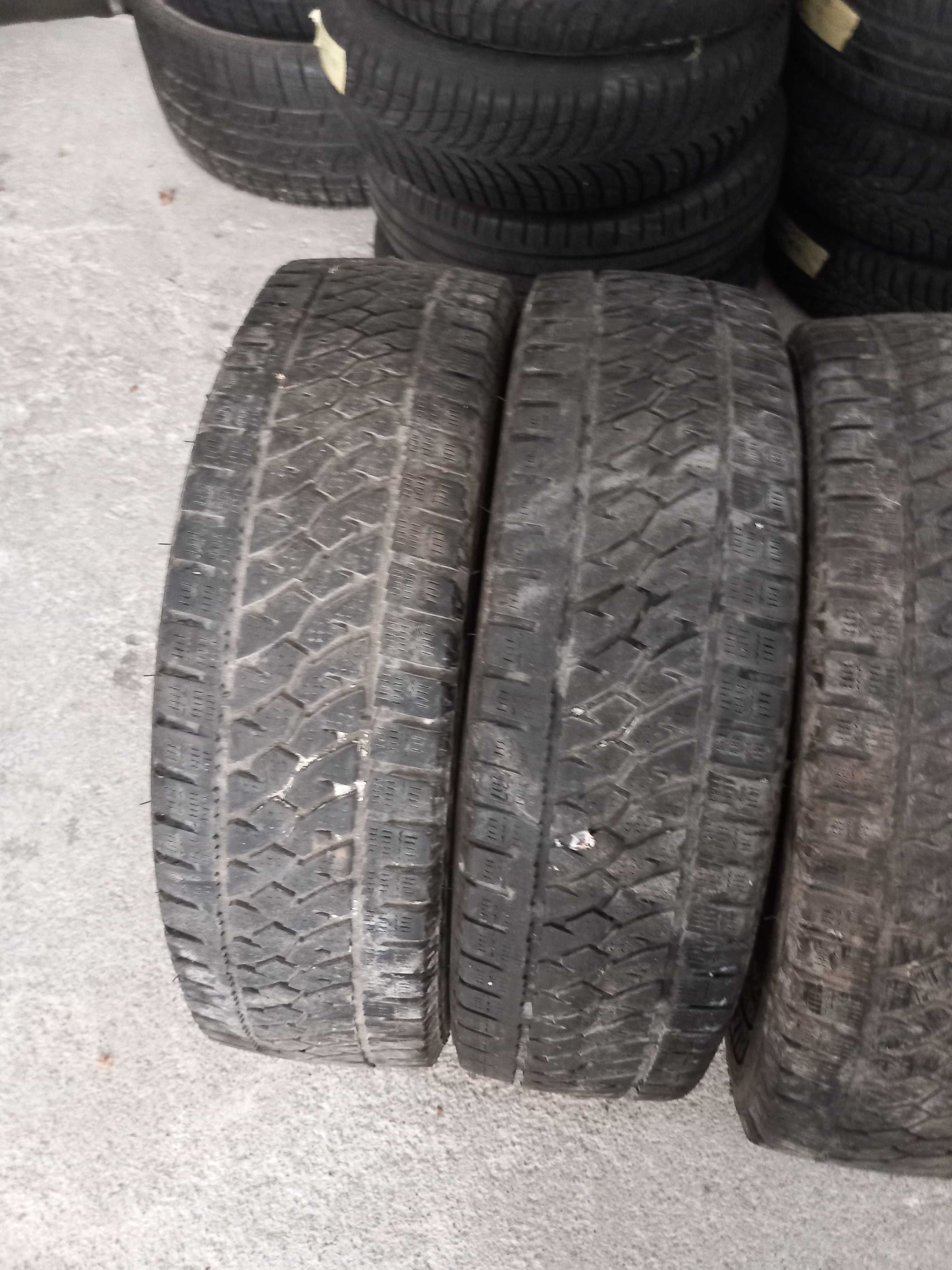 4 pneus 195/70R15 Bridgestone