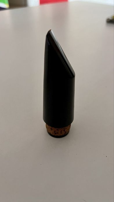 Boquilha com tampa e abraçadeira - J. Michael