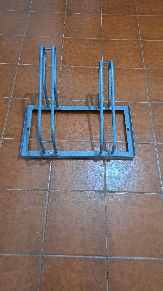 Suporte de chão  para 2 bicicletas