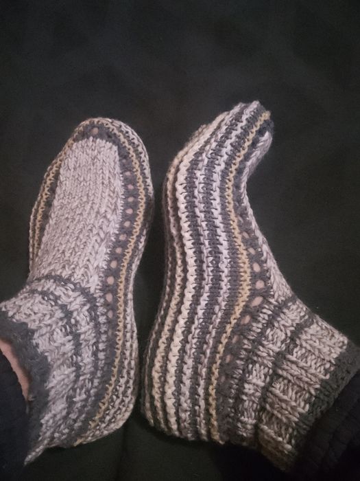 Продам вязанные носки и  следки