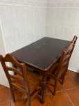 Vendo mesa com 4 cadeiras