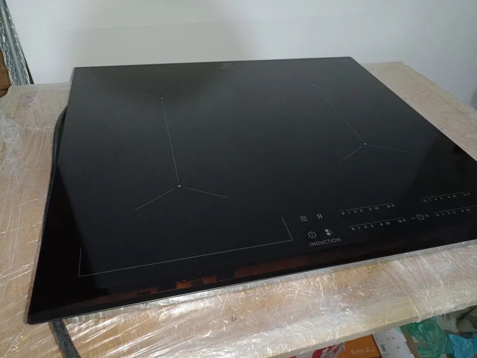SERWIS Naprawa PŁYT indukcyjnych Electrolux AGD podłączanie indukcji