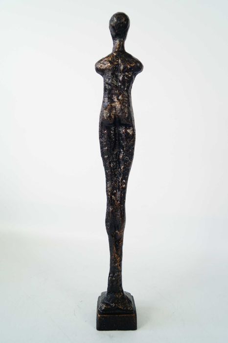 Modernistyczna rzeźba żeliwna figura POSTAĆ BEZ RĄK 1