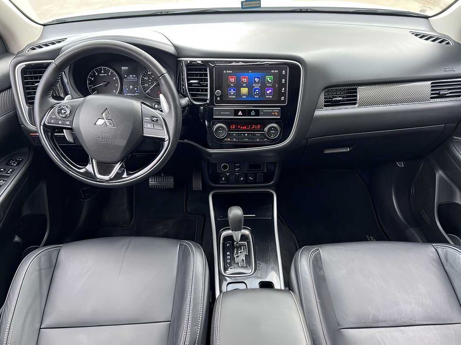 Mitsubishi Outlander      2019