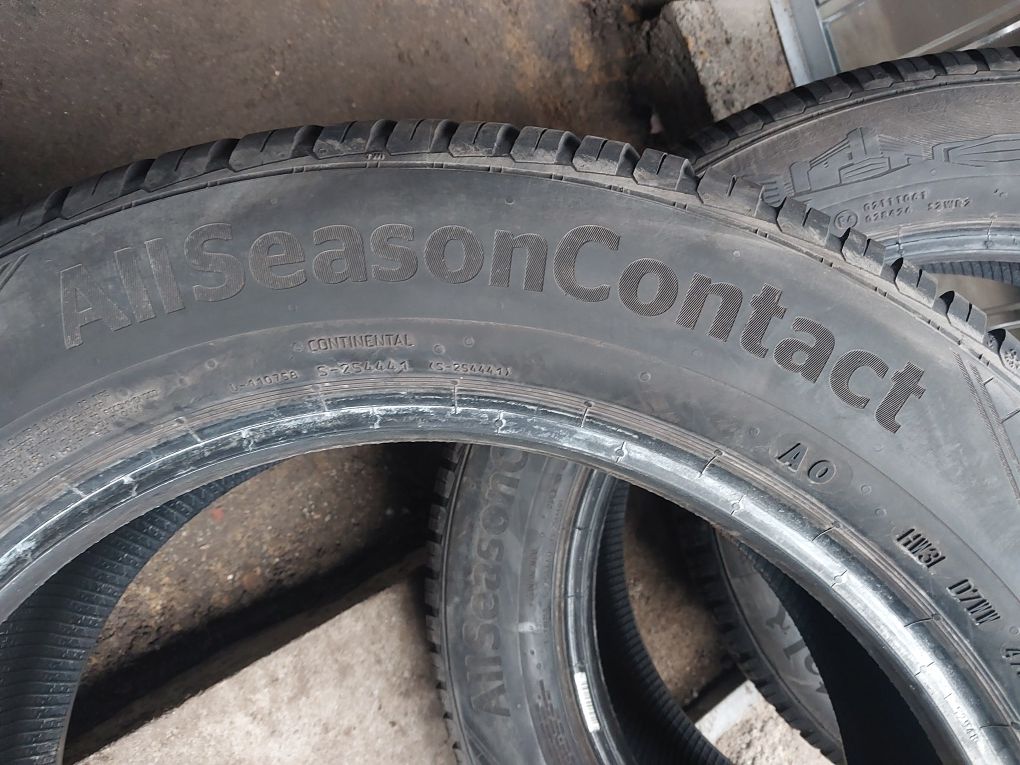 Continental AllSeasonContact 235/55R18 100 V