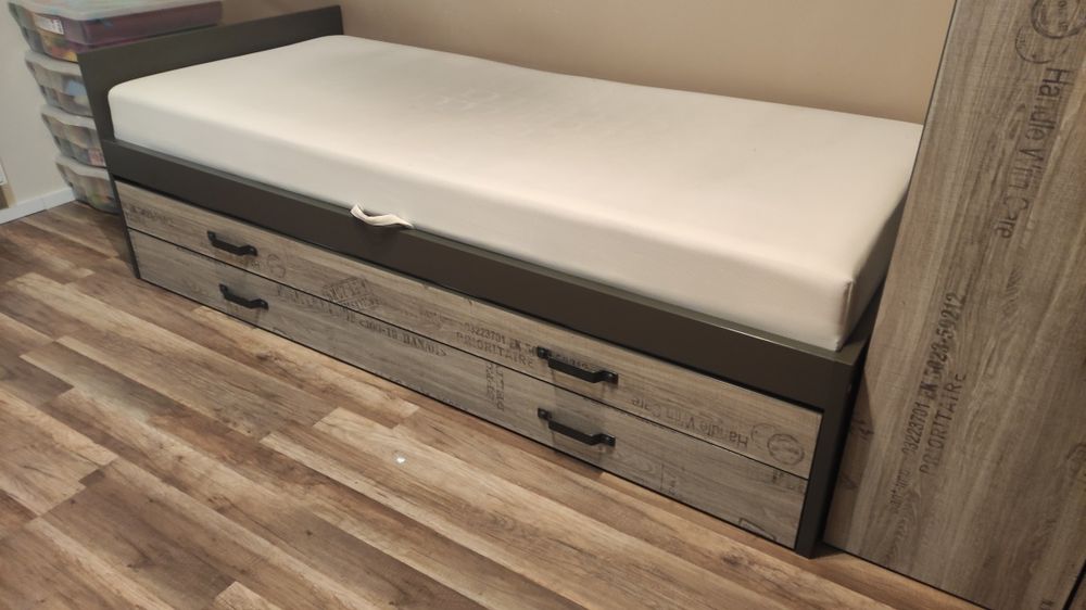 Sprzedam łóżko 90x200