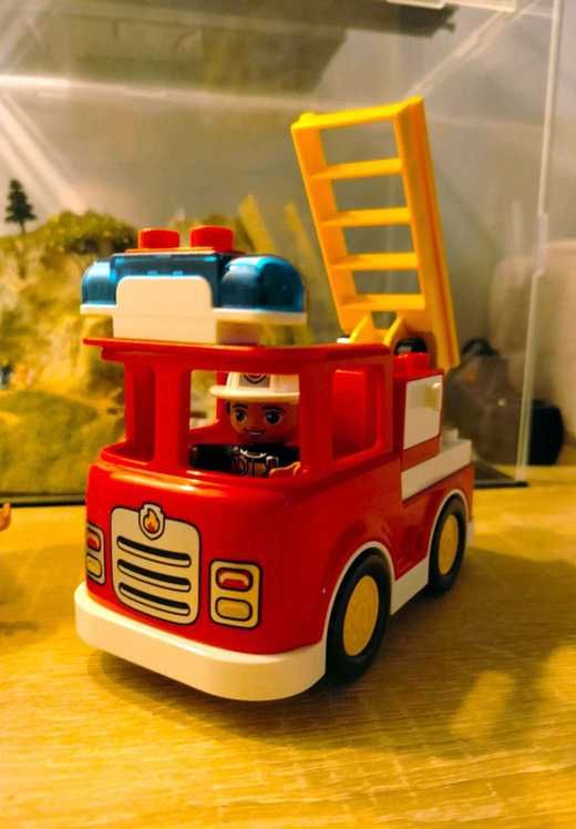 Klocki Lego Duplo Wóz strażacki 10901