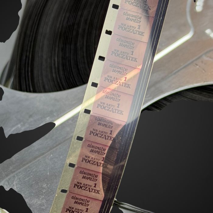 Puszka z filmem z taśmą FOTON 16 mm Ośmionożni drapieżcy B5/112030