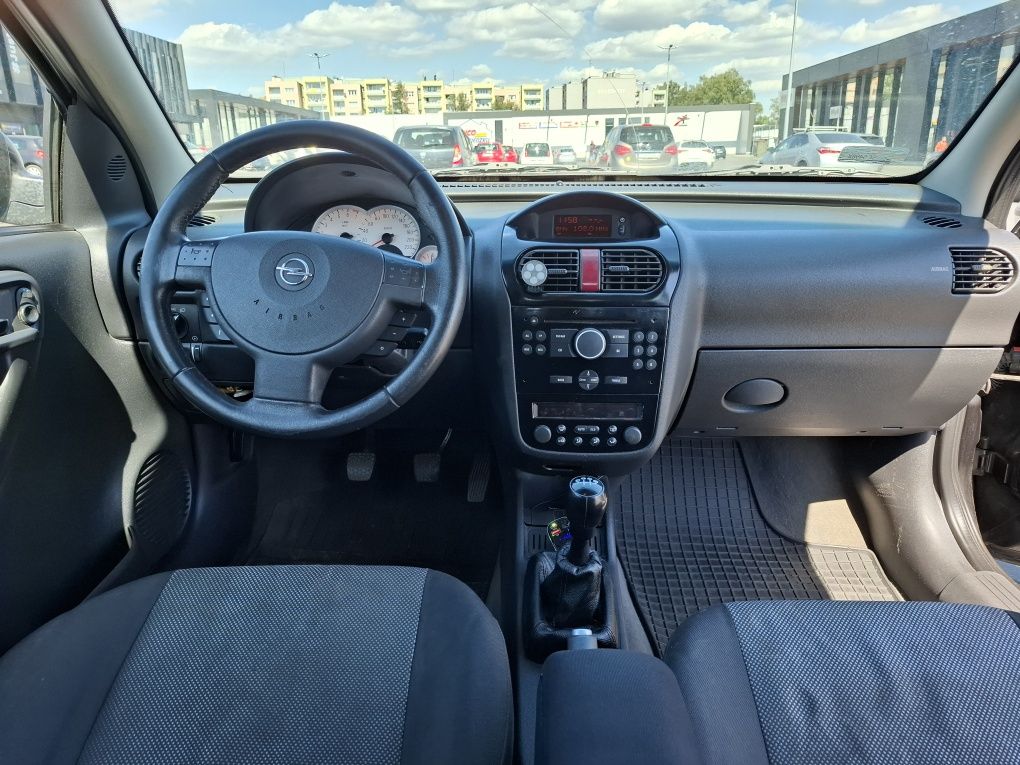 Opel corsa c 1.2 80km 2005r