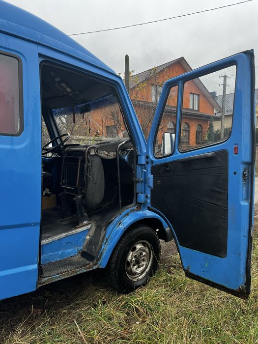 Mercedes-Benz T1 209 | 3.0 OM617 | Пасажир 13+1 | 1983 рік