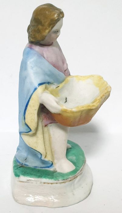 Lindas pequenas antigas figuras em porcelana alemã marcadas