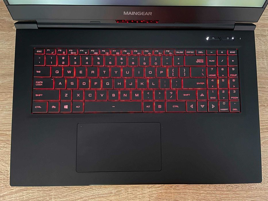 Ігровий Ноутбук 17' 240Hz- Intel I7-10875 8c 16T/RTX 2070 Super/32/1TB