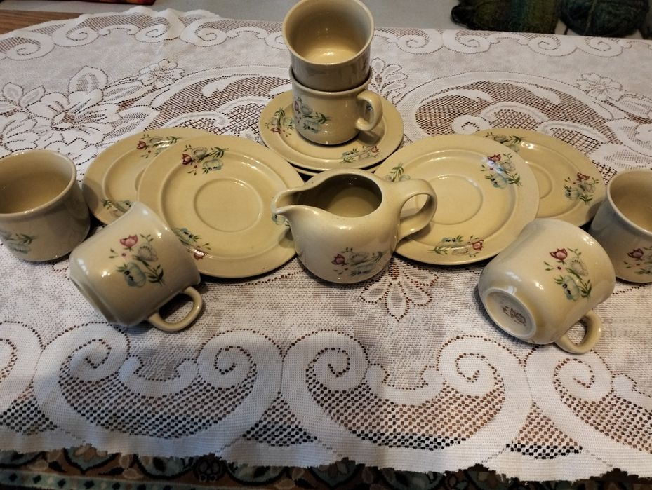 Filiżanki z porcelitu