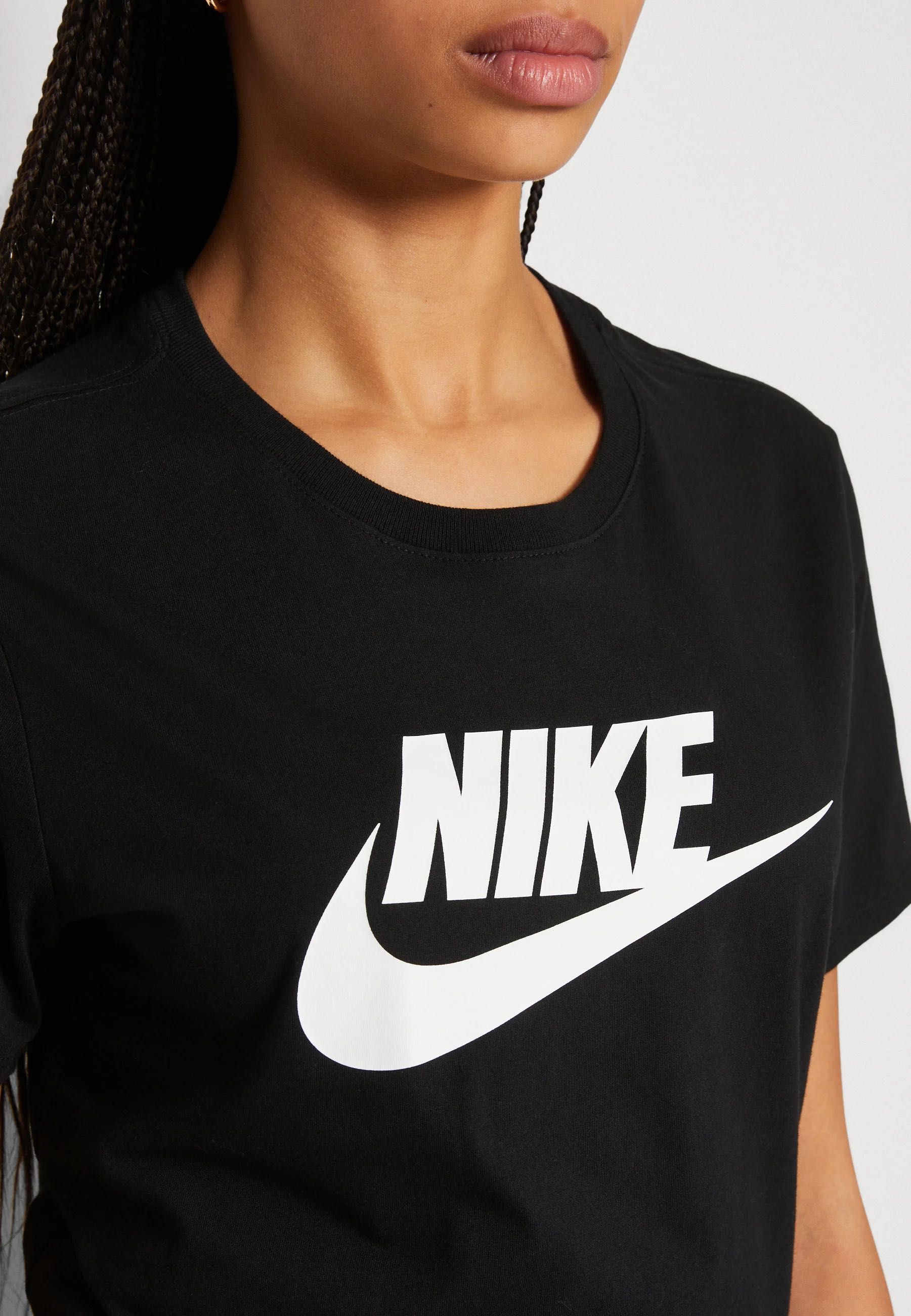 Продам женскую футболку Nike, р. М.