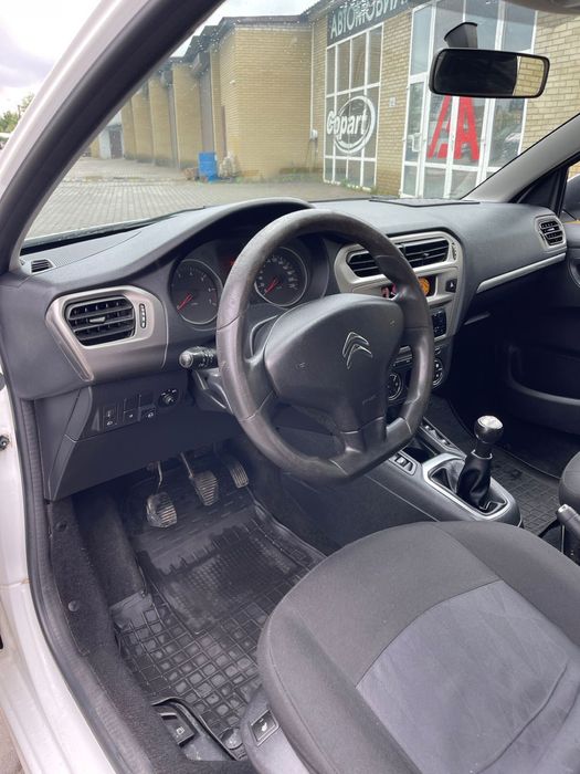 Продам авто на полном ходу , установлен хороший газ