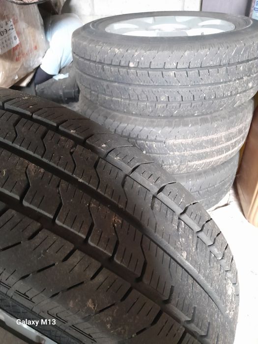 Титани разом з резиною