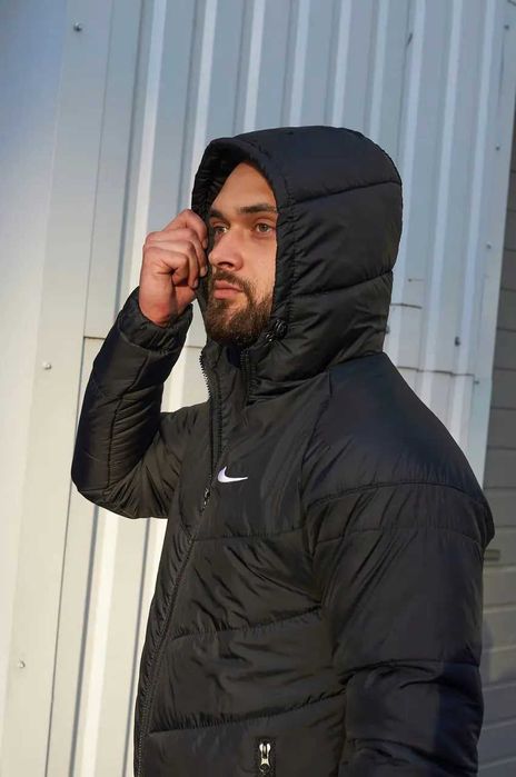 Куртка чоловіча демісезонна з капюшоном Nike чорна