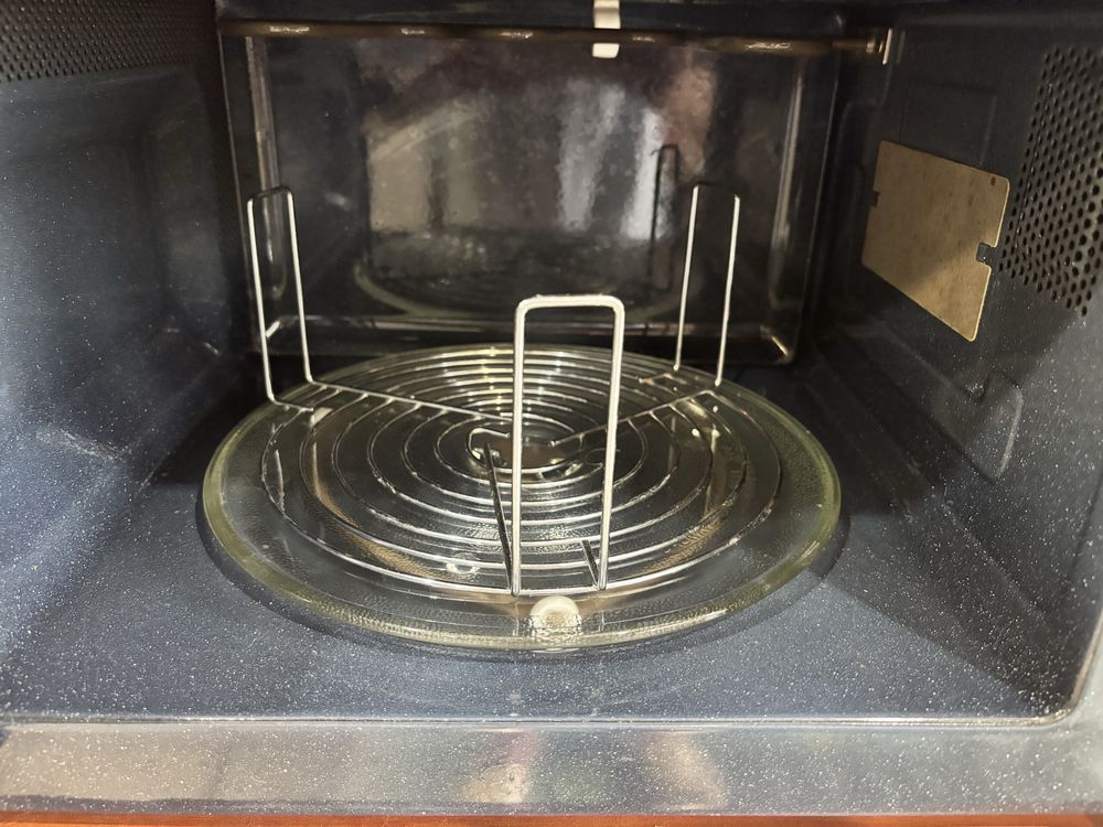 Kuchenka mikrofalowa Samsung GE73M