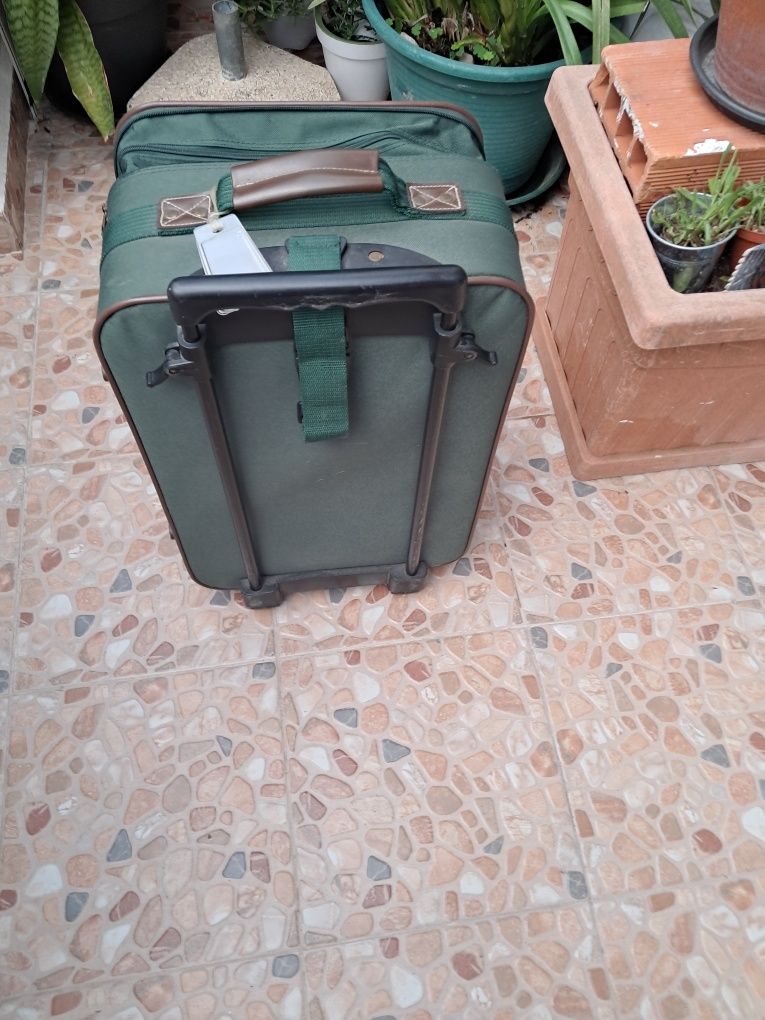 Mala de viagem  bom estado