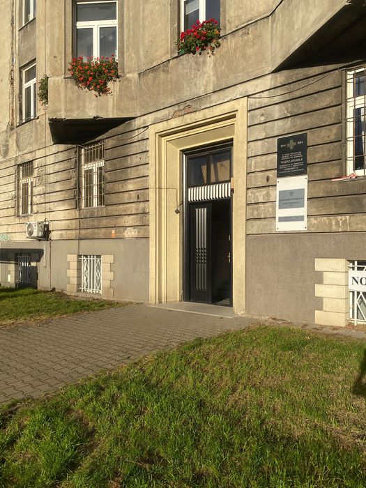 Podnajmę wyposażone stanowisko fryzjerskie, ul. Żelazna