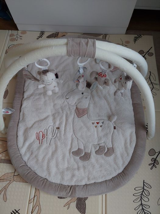 Sprzedam matę niemowlęcą Fehn Peru beżowa w stanie bardzo dobrym