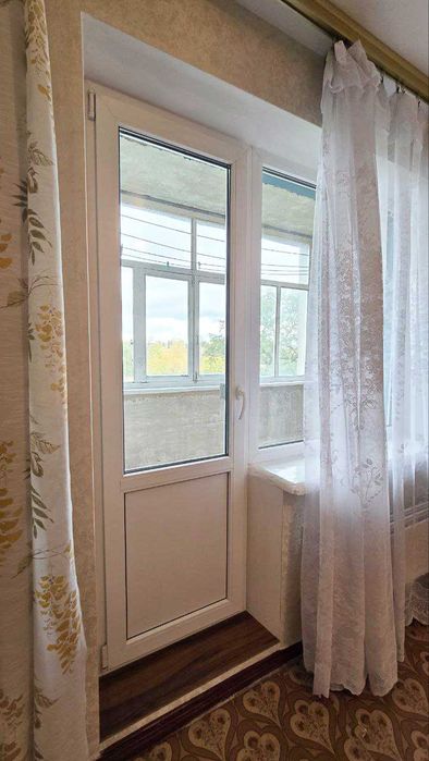 Продається 4-кімнатна квартира на вул. Земська, Сертифікат