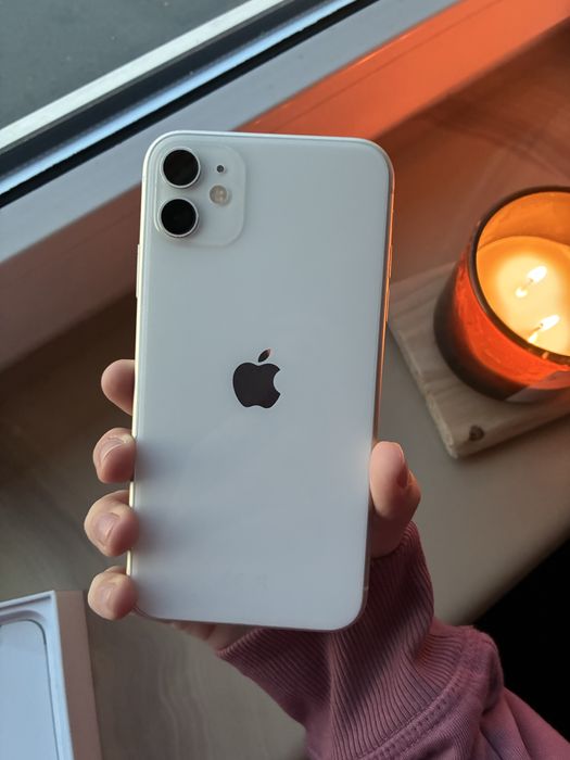 iPhone 11 - biały