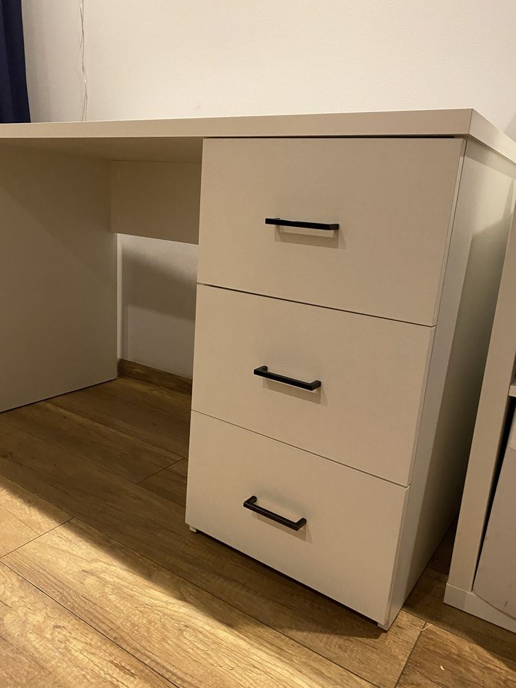 Biurko biale z szufladami 120x50
