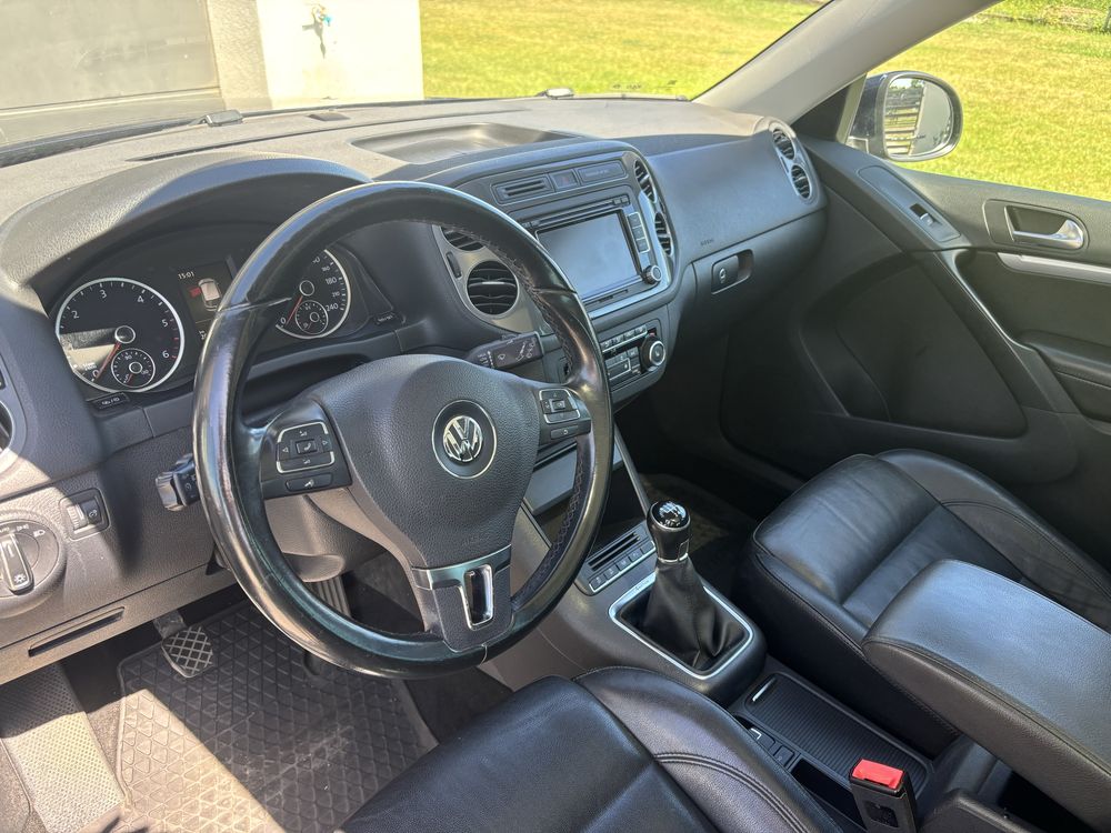 VW TIGUAN 2,0tdi  xenon , 4 motion kamera , bezwypadkowy webasto led