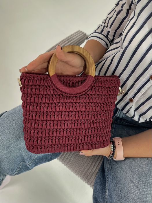 Ексклюзивні жіночі в’язані сумочки ручної роботи.