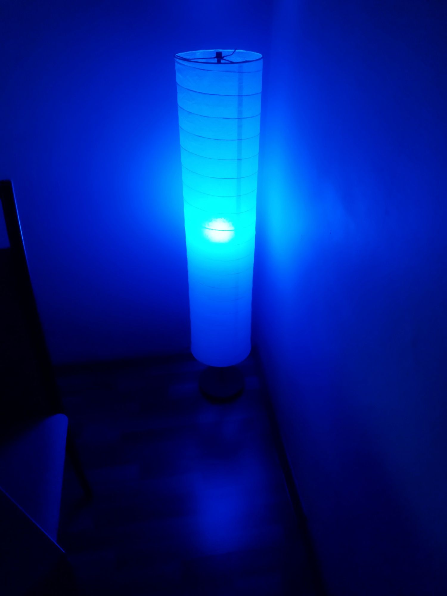 Lampa podłogowa stojąca
