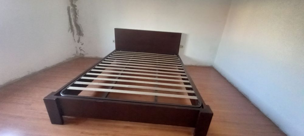 Cama de casal e estrado