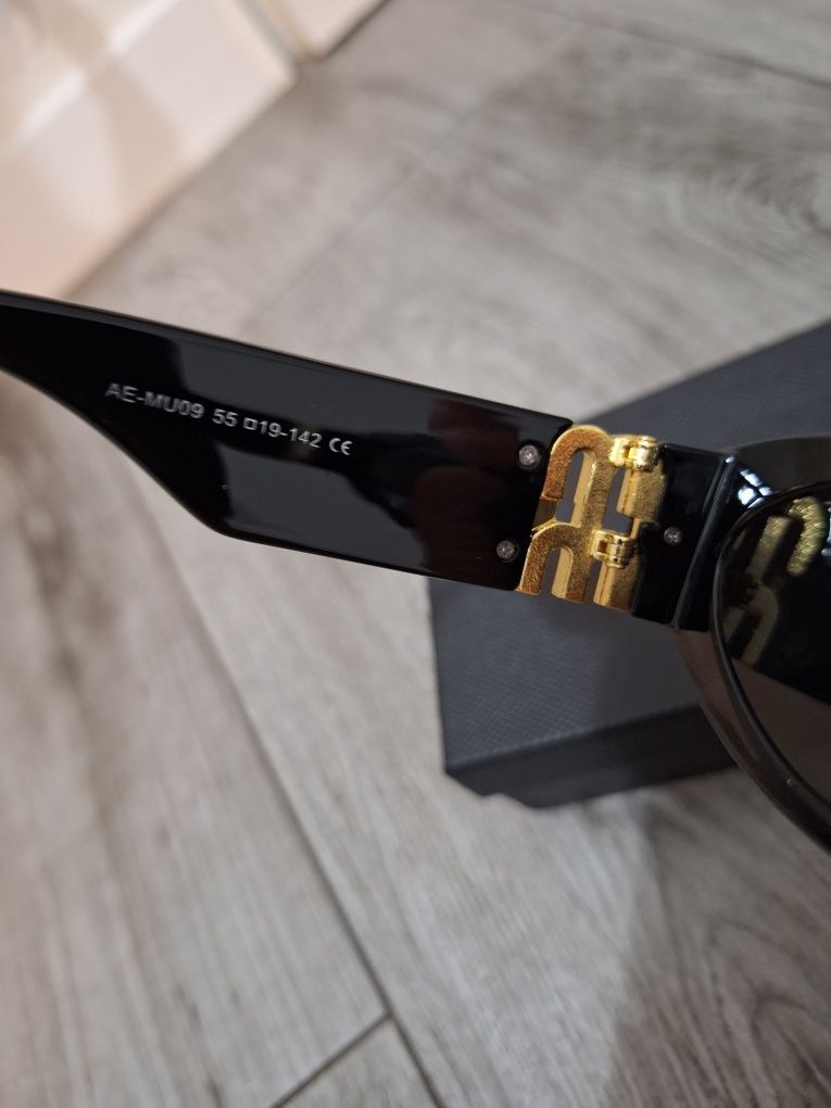 Miu miu okulary przeciwsłoneczne