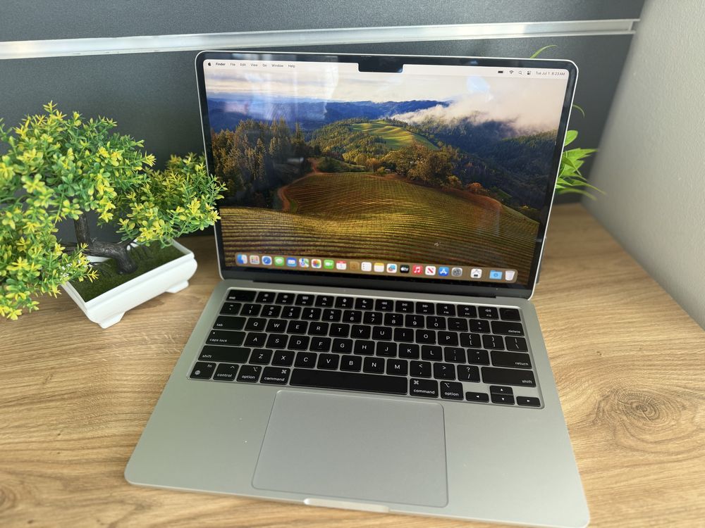 MacBook  Air M2 14" i M2/ 8Gb RAM 256 Gb SSD