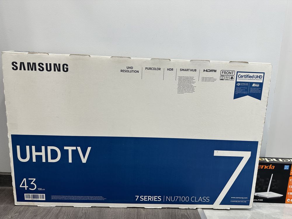 Телевизор Samsung 4K HD Ultra 43 диагональ