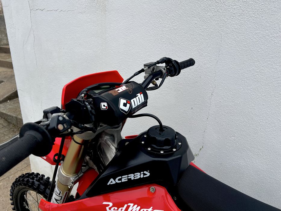 Honda CR F 450 - Red Moto