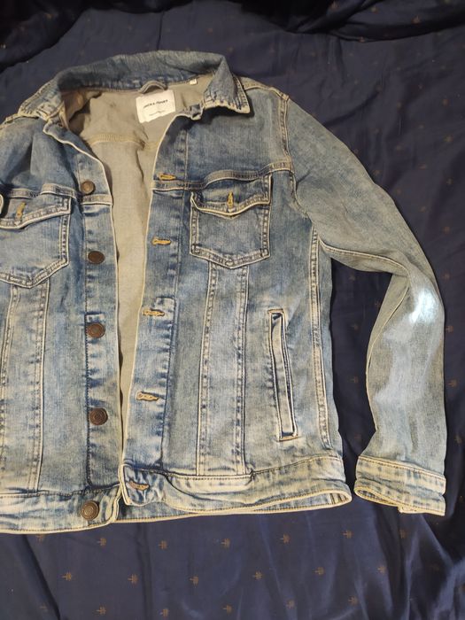 Куртка джинсовая