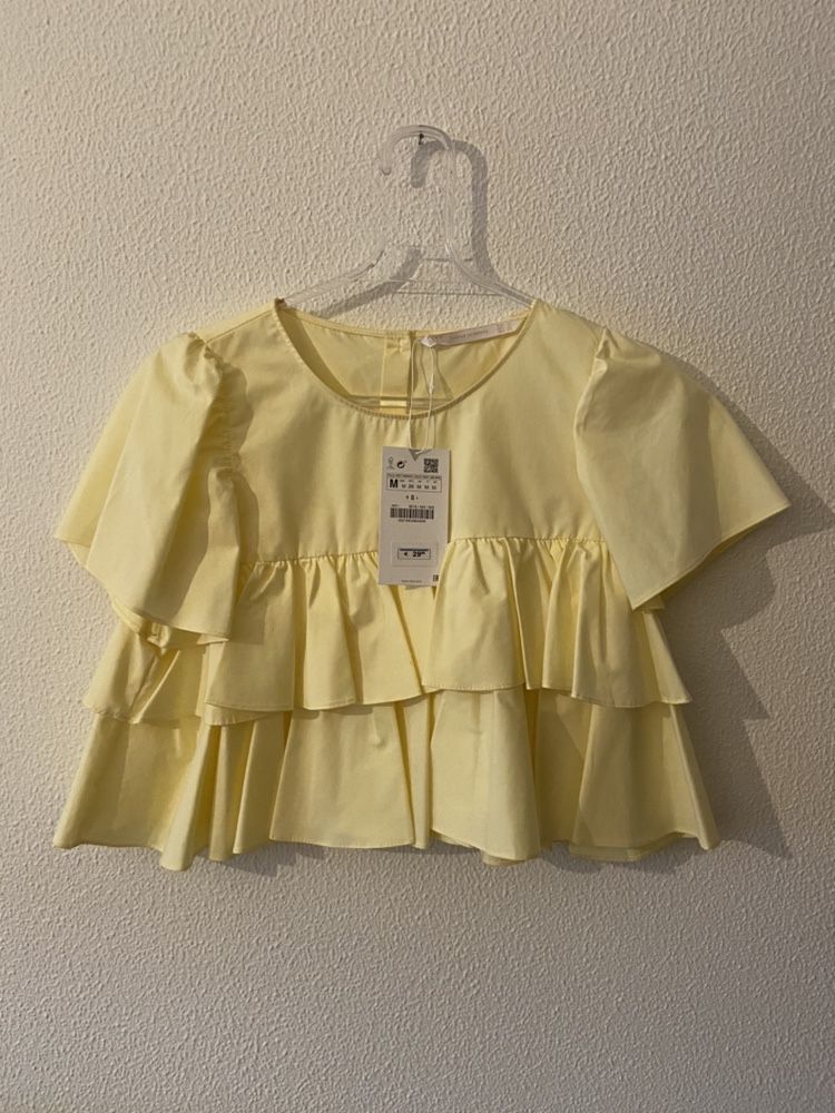 Zara top amarelo e lantejolas